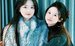 在床上男脱女人的内衣